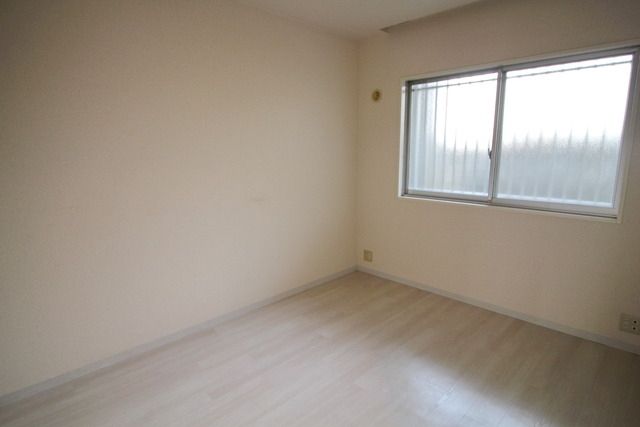 その他部屋・スペース　★北側の洋室6帖のお部屋です★