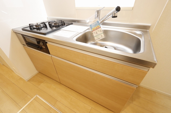 キッチン　2口コンロのシステムキッチンで楽しくお料理♪