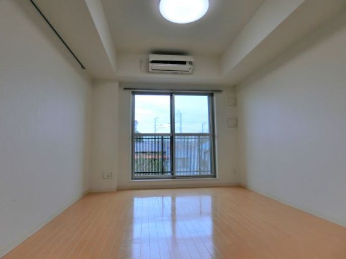 居室・リビング　★広々居室スペース★