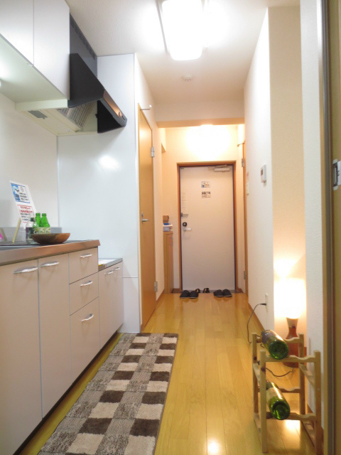 その他部屋・スペース　キッチン前通路も広くお料理も作りやすいです