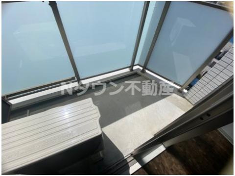 バルコニー　開放的で明るい空間を演出してくれるバルコニーです