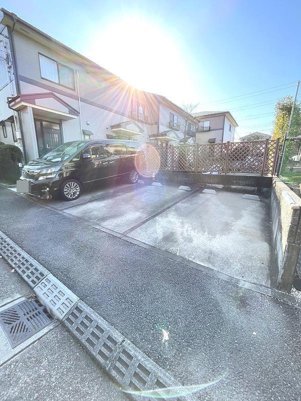 駐車場　駐車場