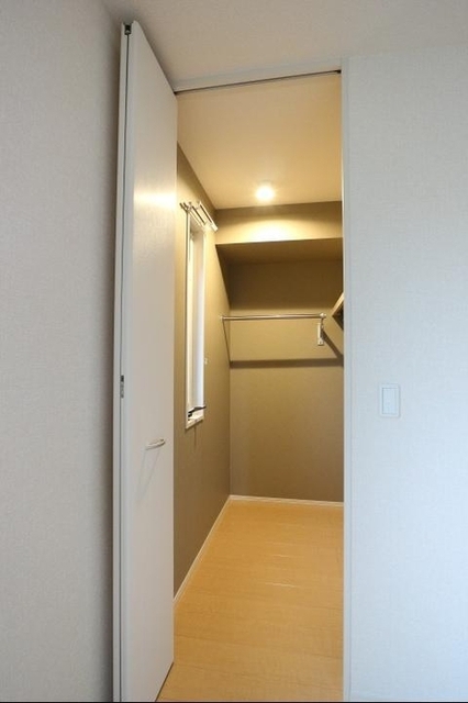 収納　ウォークインクローゼット