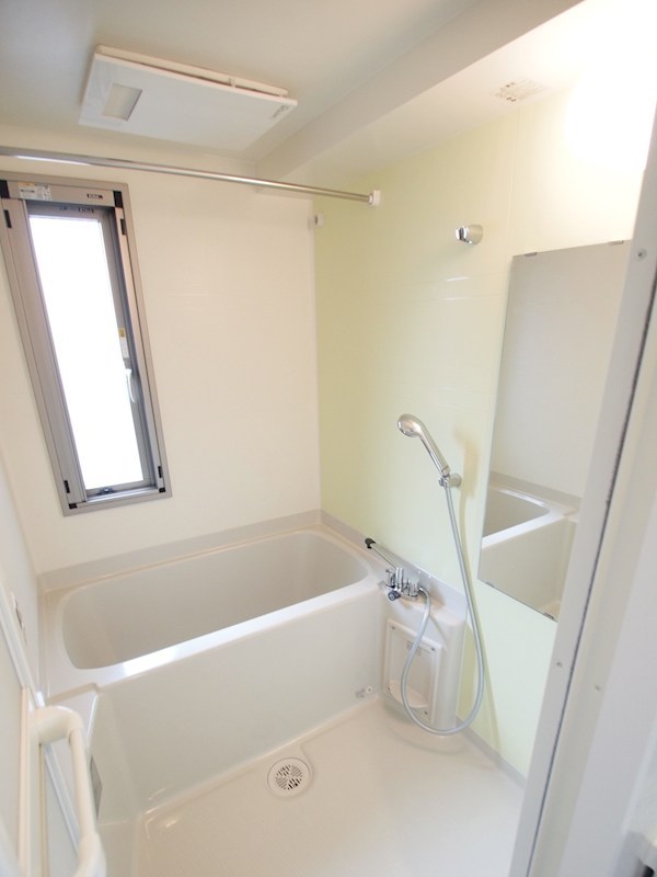 バス・シャワールーム　都市ガスで光熱費も安心♪