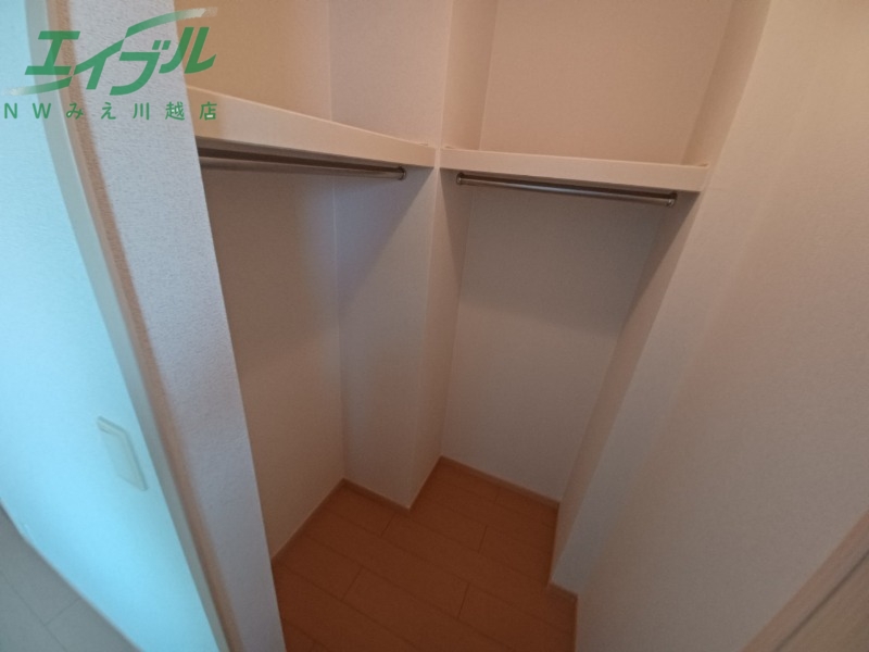 収納　同型参考写真