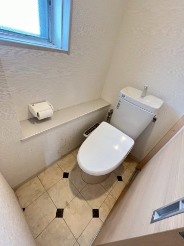 トイレ　別号室の画像です。ご参考下さい