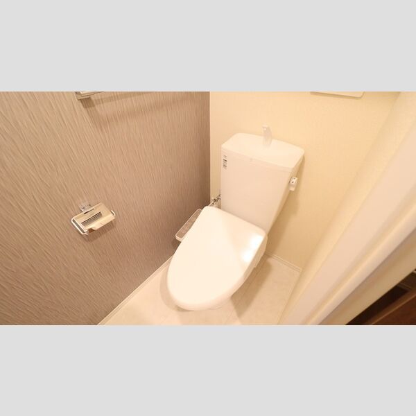 トイレ　温水洗浄暖房便座