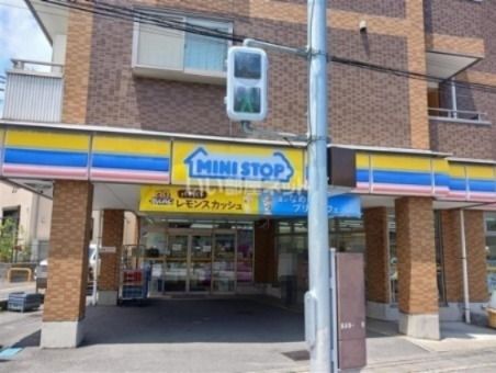 コンビニ　ミニストップ 百合ヶ丘店（コンビニ）まで110m