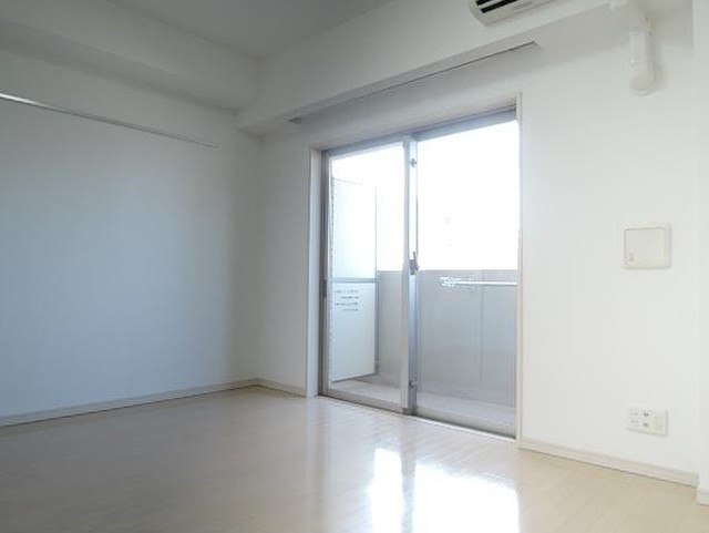 居室・リビング　※別部屋の参考写真です。