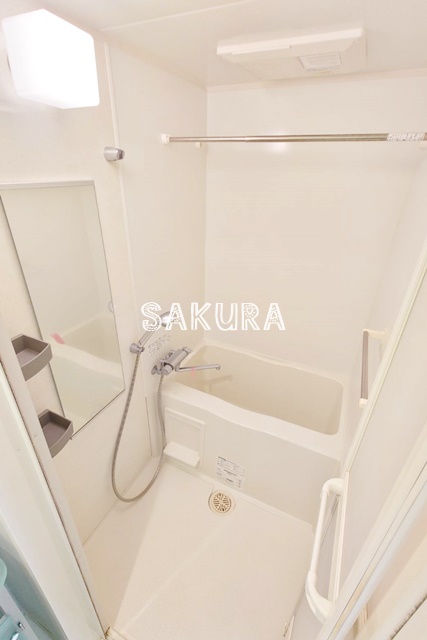 バス・シャワールーム　嬉しい浴室乾燥機付き♪