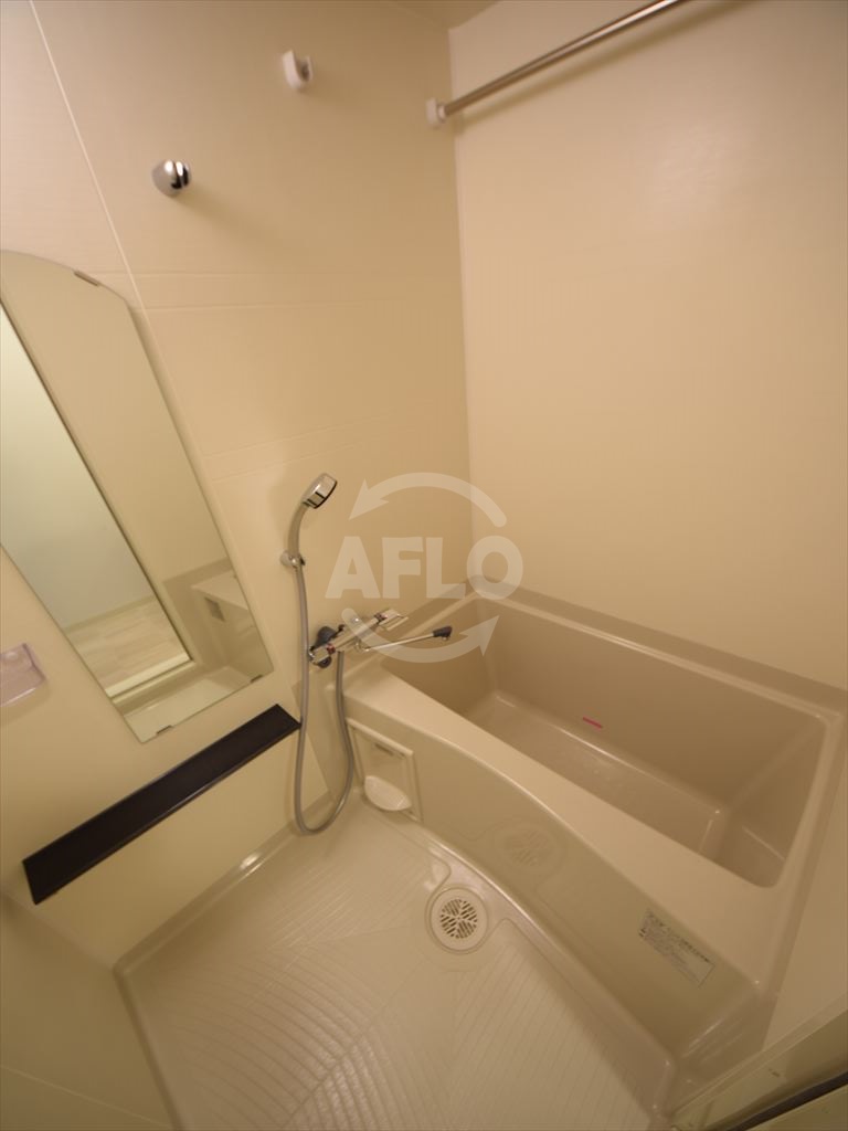 バス・シャワールーム　プレサンス心斎橋レヨン　風呂