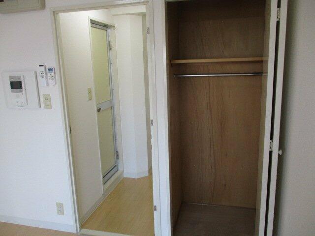 収納　クローゼット