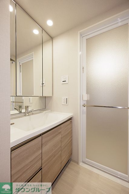 洗面設備　※写真は同タイプ住戸です。