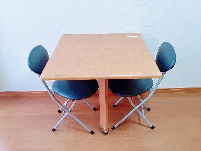 その他　家具：机、椅子（2脚）