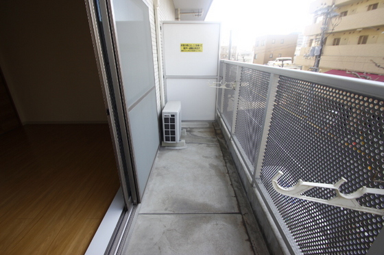 バルコニー　※別号室の写真です。