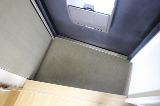 玄関　※別号室の写真です。