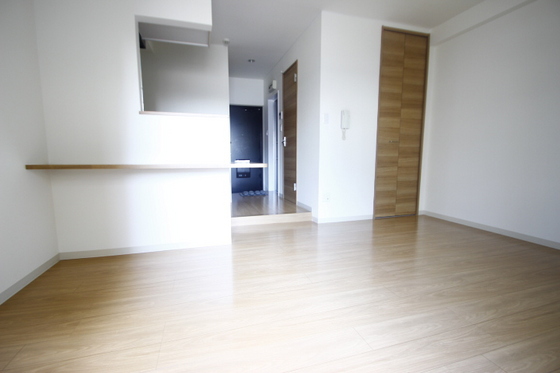 居室・リビング　※別号室の写真です。