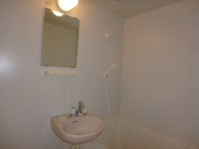 洗面設備　他のお部屋の参考写真となります。