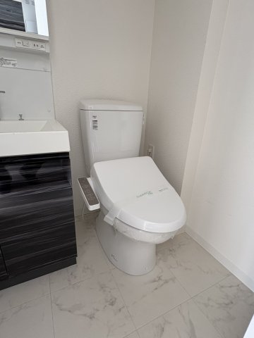 トイレ　別のお部屋の参考写真です