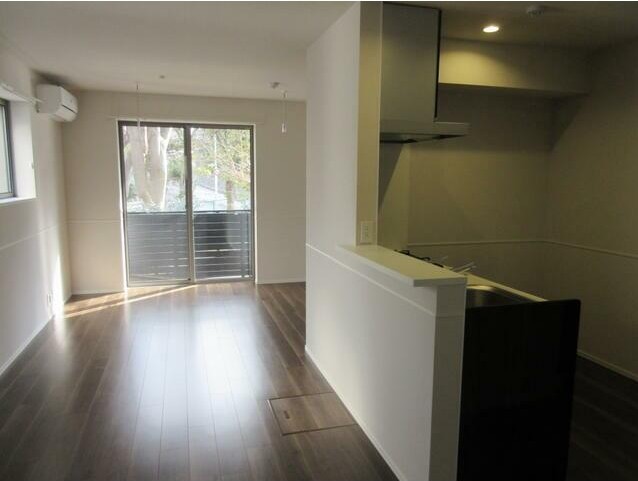 居室・リビング　使いやすい形の為、レイアウトを楽しめます♪