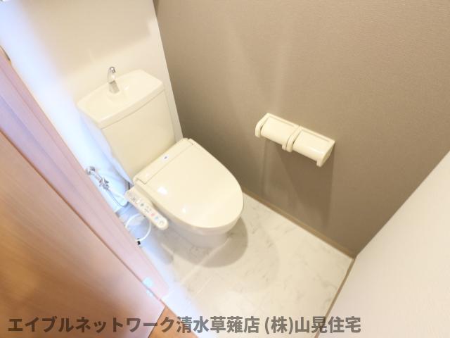 トイレ　落ち着いたトイレです