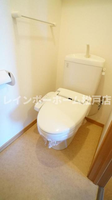 トイレ　清潔感のあるトイレです