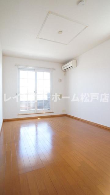 居室・リビング　居間です