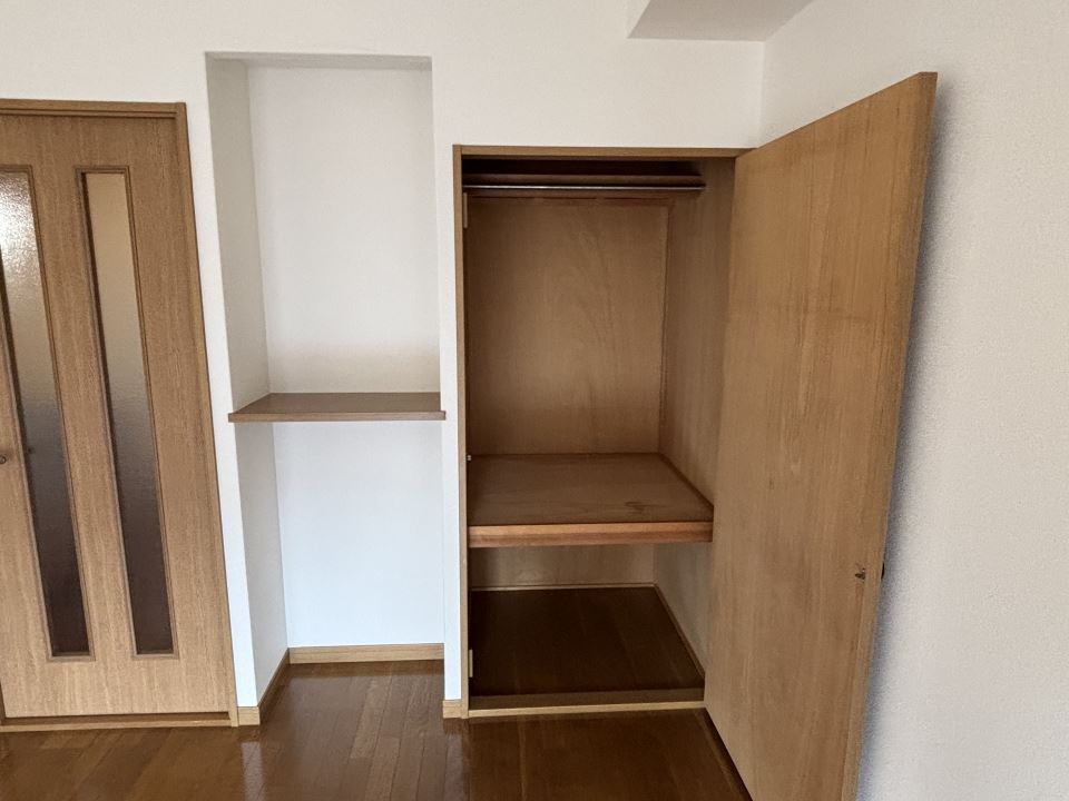 収納　クローゼットと作り棚・工夫されてます