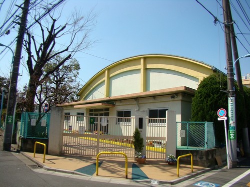 小学校　杉並区立 和泉小学校（小学校）まで1217m