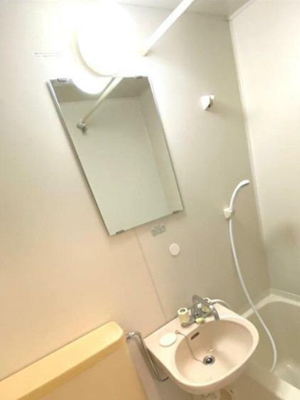 洗面設備　鏡付き！