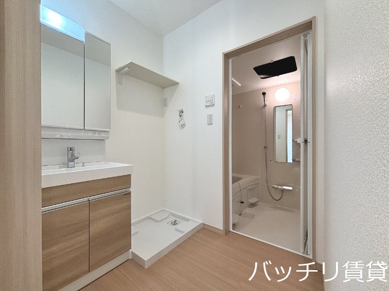 洗面設備　※同型タイプの為、現状を優先いたします