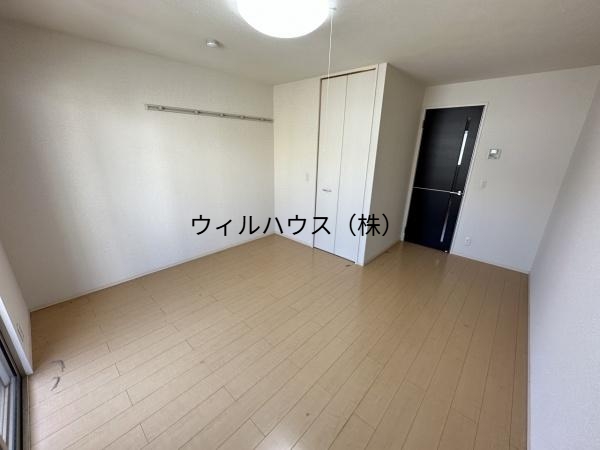 居室・リビング　広々とした洋室！