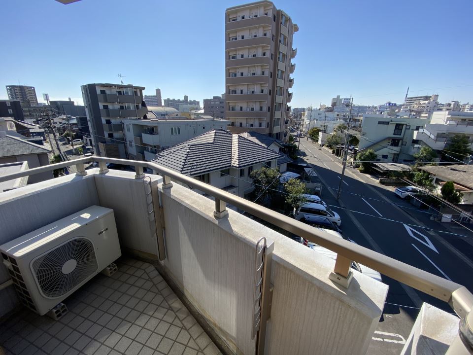 バルコニー　東南向きのお部屋です