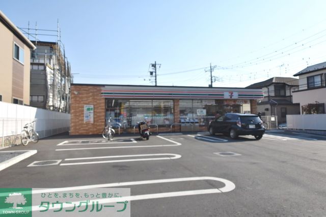 コンビニ　セブンイレブン上尾二ツ宮店（コンビニ）まで880m