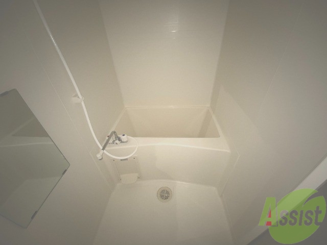 バス・シャワールーム　お風呂には十分なスペースの洗い場がついています。