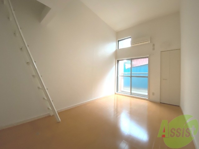 居室・リビング　６．３帖のリビングです。奥行きがあるお部屋です。