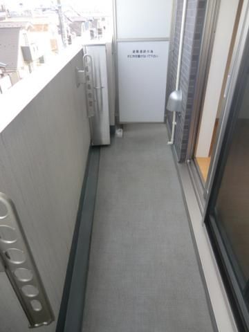 バルコニー　東向き日当たり良好のバルコニー