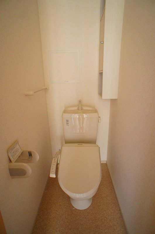 トイレ　温水洗浄便座