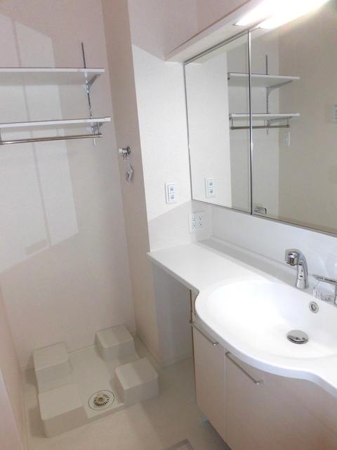 洗面設備　１０１　洗髪洗面化粧台・洗濯機置き場