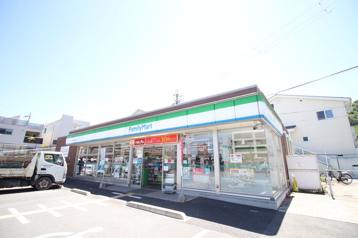 コンビニ　ファミリーマート 大津朝日が丘店（コンビニ）まで650m