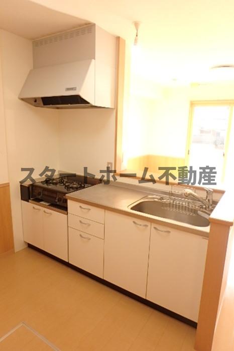 キッチン　コンパクトなキッチンで掃除もラクラク