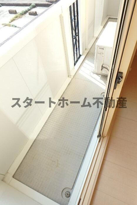 バルコニー　お洗濯にも便利なバルコニー付き