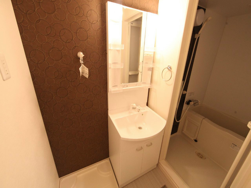 洗面設備　脱衣所　独立洗面台（シャンプードレッサー）洗濯機用意できます