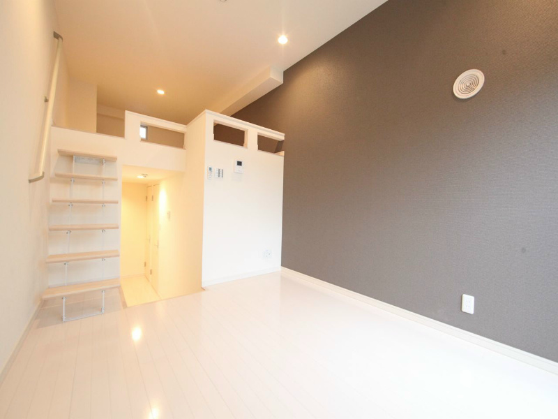 居室・リビング　洋室6.3帖　ロフト6.2帖（収納にも寝室にも使えます）