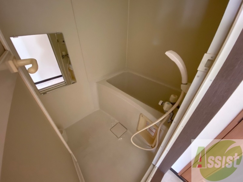 バス・シャワールーム　お風呂になります。一日の疲れを癒してくださいね。