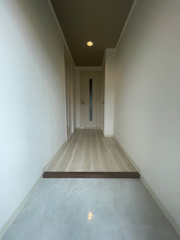 玄関　※反転タイプ・リノベーション実施事例の参考写真です★