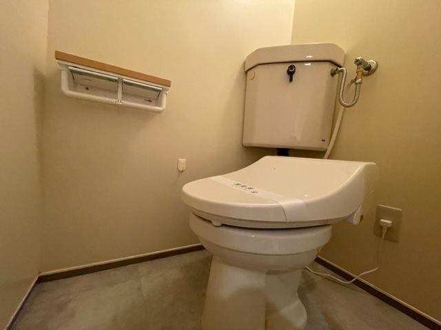 トイレ　※反転タイプ・リノベーション実施事例の参考写真です★