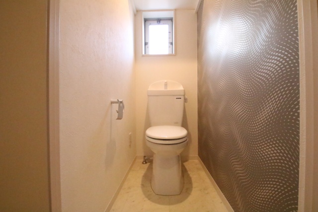 トイレ　※別室の参考写真の為、現況優先です。