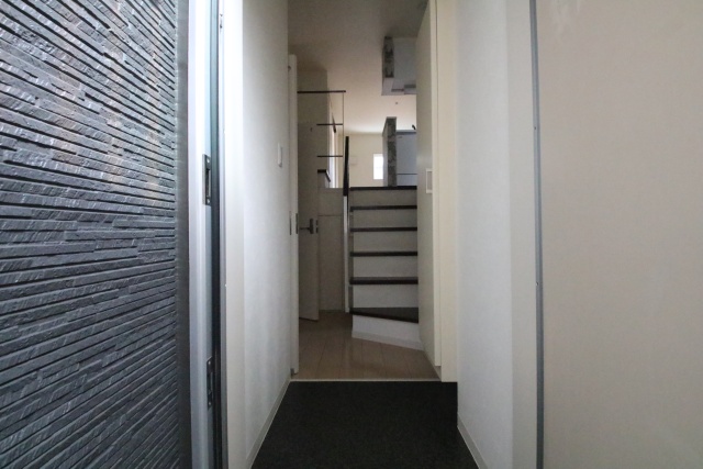 玄関　※別室の参考写真の為、現況優先です。