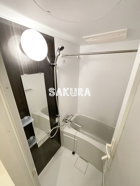 バス・シャワールーム　浴室乾燥機付き♪